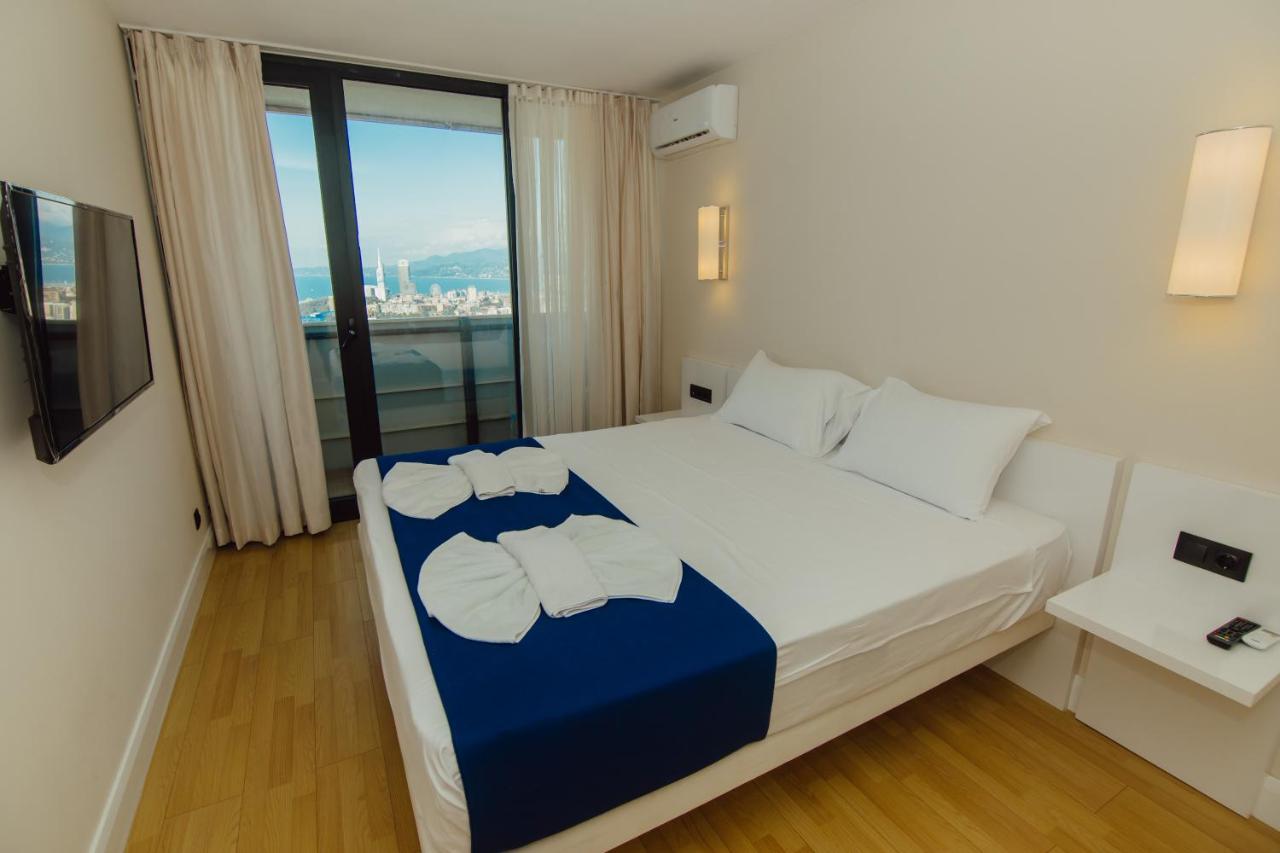 V. Orbi City Apartamento Batumi Exterior foto