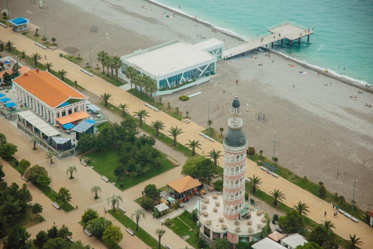 V. Orbi City Apartamento Batumi Exterior foto
