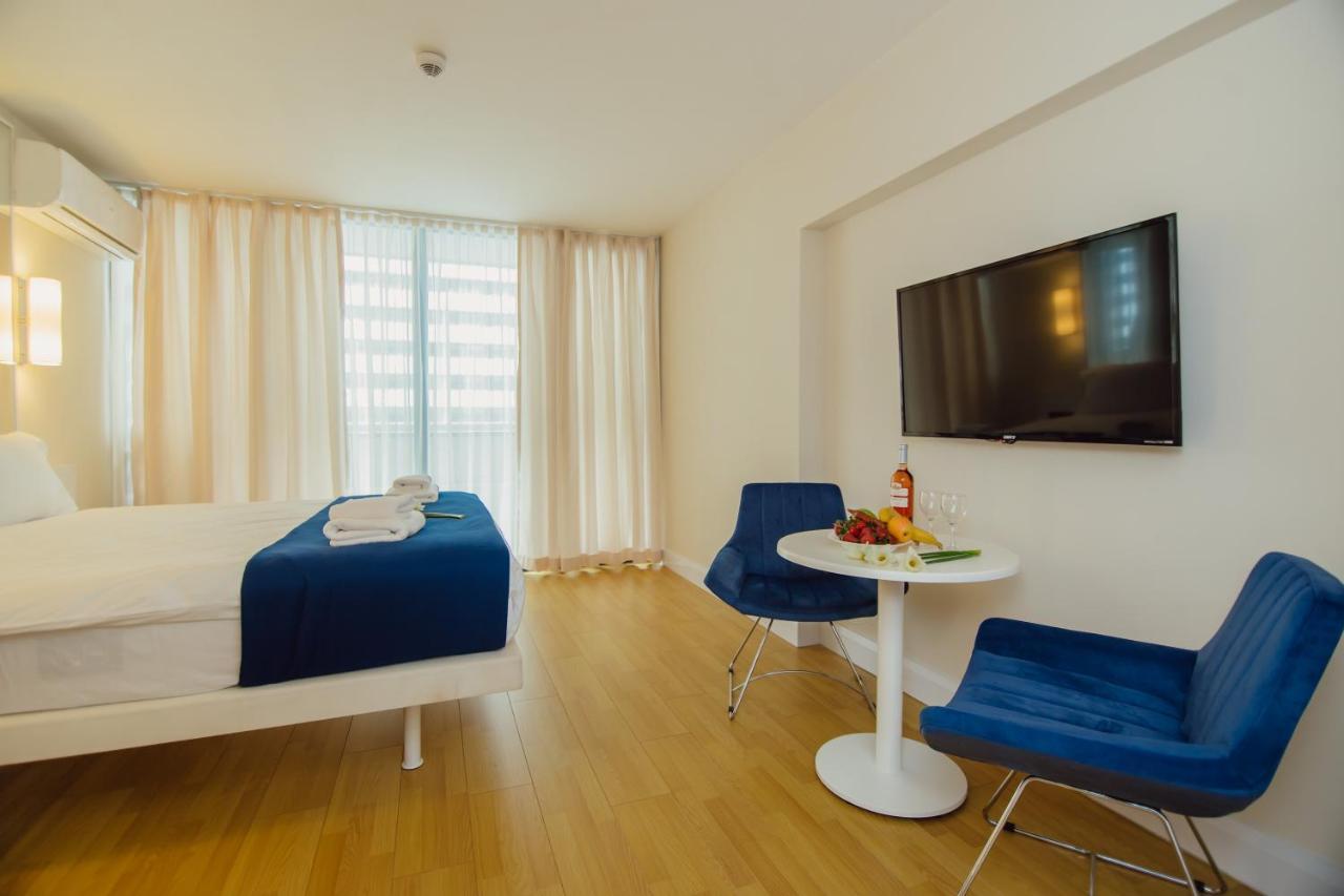 V. Orbi City Apartamento Batumi Exterior foto