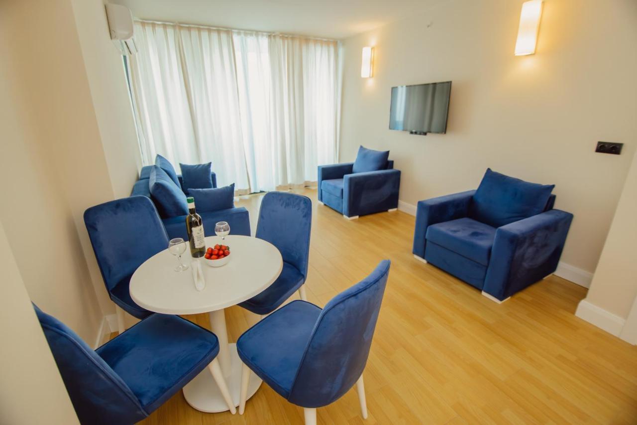 V. Orbi City Apartamento Batumi Quarto foto
